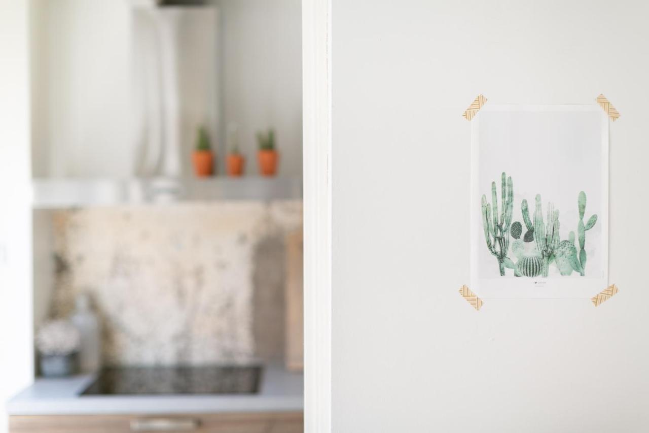 Apartment Fruit Of The - R.q.c. *