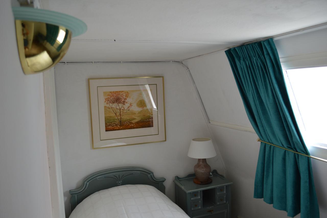 Apartment Fruit Of The - R.q.c. *